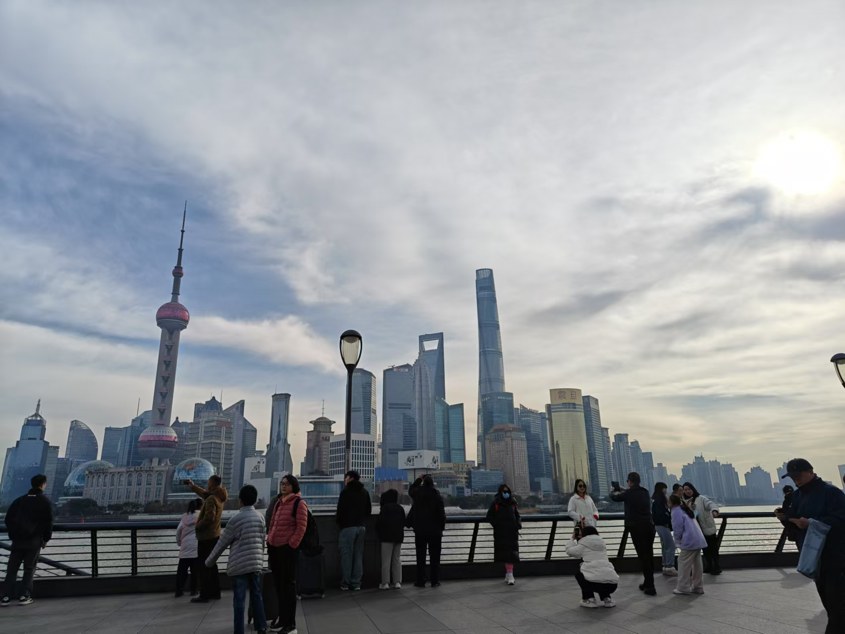 上午十点的外滩
