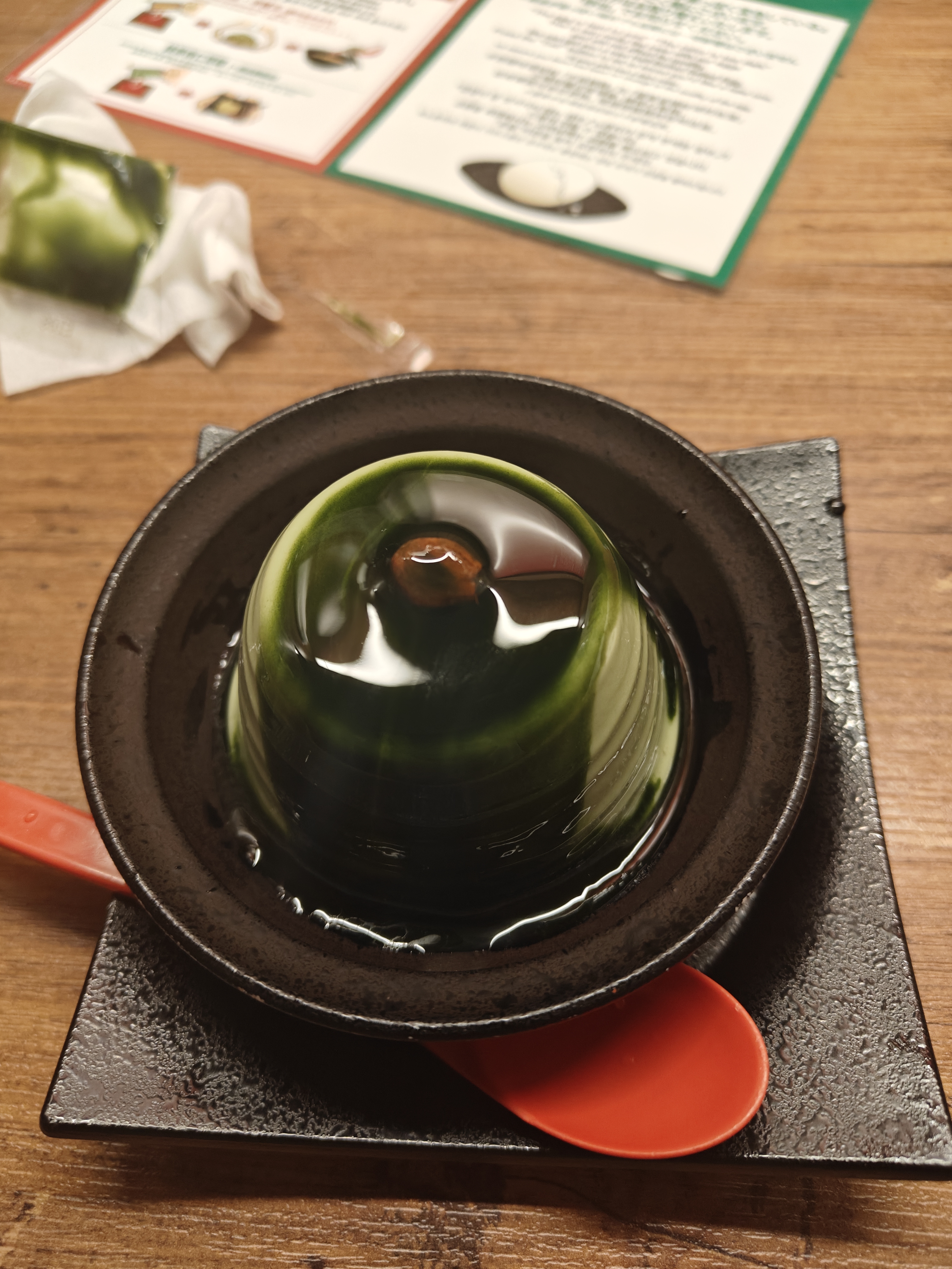 尝了一下一兰的抹茶布丁…非常难吃！